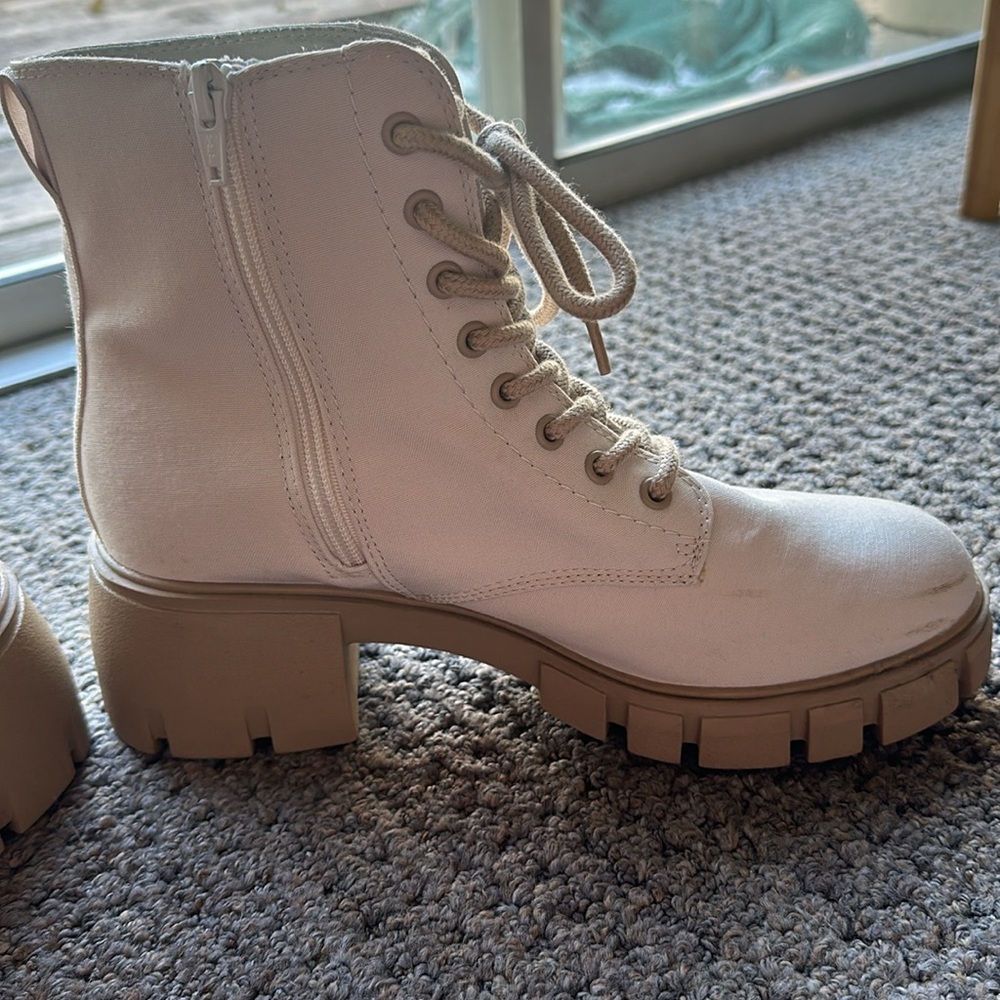 Universal Threads Boots - Picture 5 of 5